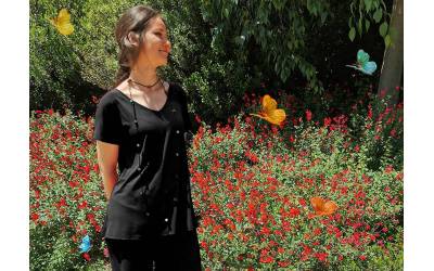 Prendas negras imprescindibles: top negro, falda negra y pantalones negros para un armario perfecto